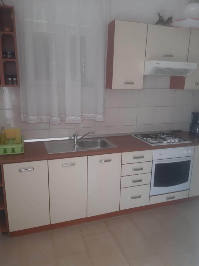 Apartmani Ana Cres Exterior foto